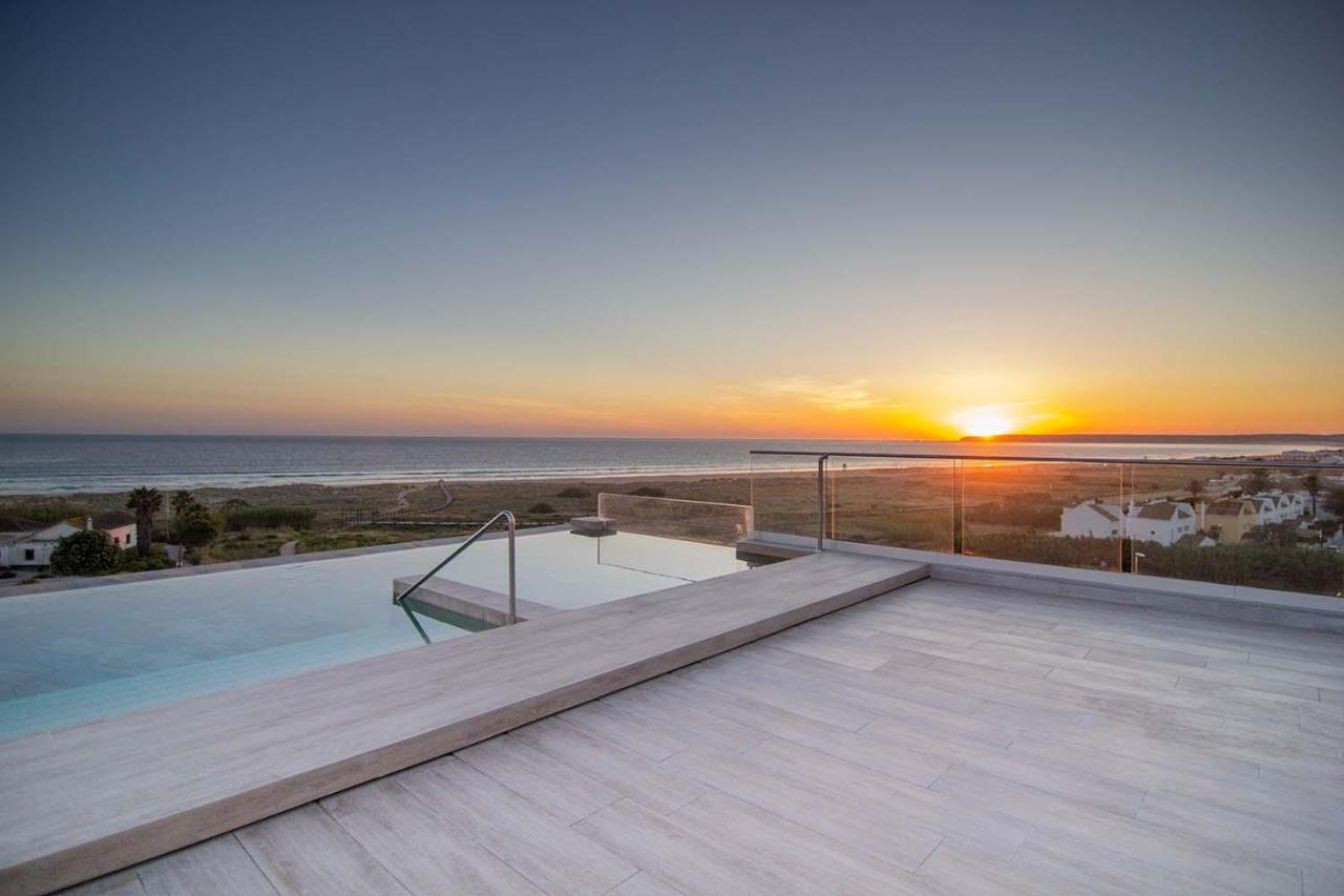 Zahara Beach & Spa By Qhotels - Adults Recommended Zahara de los Atunes Eksteriør billede Sunset at the beach