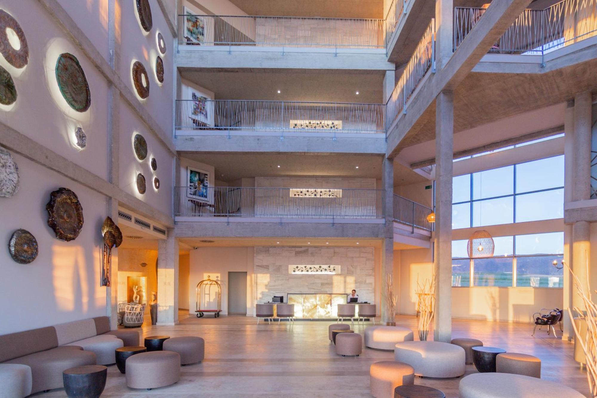 Zahara Beach & Spa By Qhotels - Adults Recommended Zahara de los Atunes Eksteriør billede The lobby of the hotel