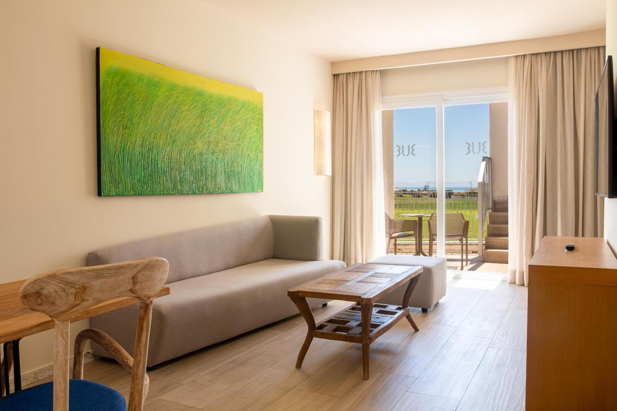 Zahara Beach & Spa By Qhotels - Adults Recommended Zahara de los Atunes Eksteriør billede A living room in a hotel