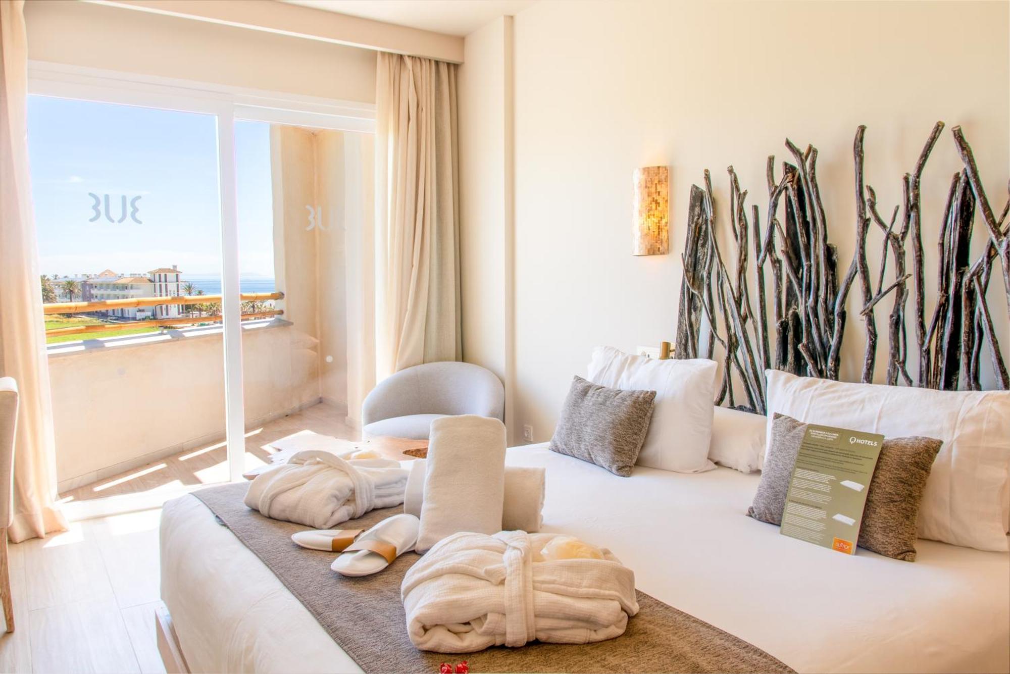 Zahara Beach & Spa By Qhotels - Adults Recommended Zahara de los Atunes Eksteriør billede A room at the Blue Sea Costa Brava resort